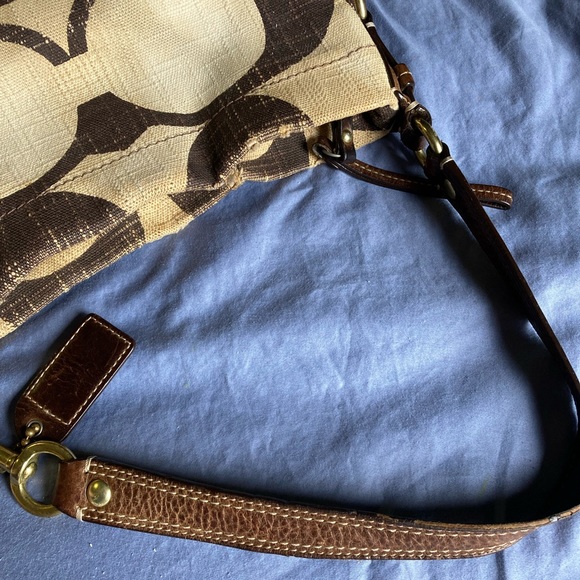 Coach Carly Signature Purse - Picture 5 of 11